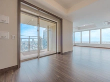 【大阪府/大阪市北区大深町】グラングリーン大阪 THE NORTH RESIDENCE リビング・ダイニング：LDより西側を撮影