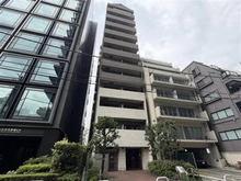 【東京都/港区赤坂】ミリオングランデ元赤坂ヒルズ 外観：写真中央が対象物件
