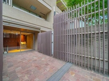 【東京都/港区麻布台】麻布台パークハウス エントランス：サブエントランス