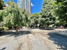【東京都/港区元麻布】パークナード元麻布  笄公園（現地より約590m）