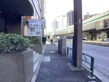 【東京都/港区南麻布】ルーブル南麻布 前面道路