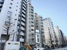 【東京都/港区南麻布】エスコートノヴェル南麻布 外観：左から2番目の建物