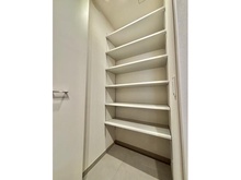 【東京都/港区白金】白金三光坂パークマンション 収納：シューズインクローゼット 0.6帖