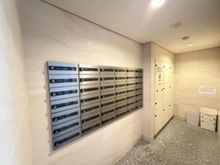 【東京都/豊島区駒込】リビオレゾン駒込六義園イースト 宅配BOX
