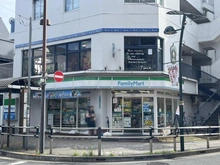 【東京都/世田谷区松原】第二梅ヶ丘ハイム ファミリーマート梅ヶ丘駅前店（現地より約210m）：