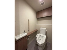 【東京都/世田谷区給田】アトラスシティ千歳烏山グランスイート 杜ノ棟 トイレ