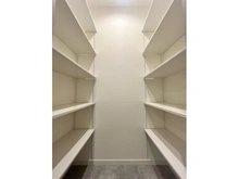 【東京都/世田谷区南烏山】芦花公園プレスティージュ 収納：玄関横