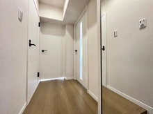 【東京都/調布市染地】多摩川住宅ト 2号棟 玄関