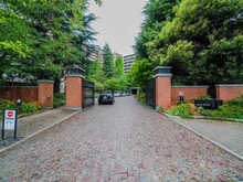 【東京都/世田谷区千歳台】東京テラスJ棟 敷地内：マンション入り口