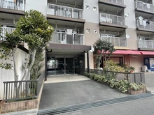 【東京都/狛江市東野川】狛江ハイタウン 2号棟 エントランス