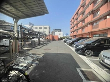 【東京都/世田谷区大蔵】砧公園ヒミコマンション 駐車場