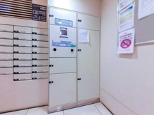 【東京都/杉並区和泉】イニシアイオ杉並和泉 宅配BOX：左側：メールボックス