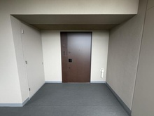 【東京都/世田谷区給田】アトラスシティ千歳烏山グランスイート 杜ノ棟 玄関