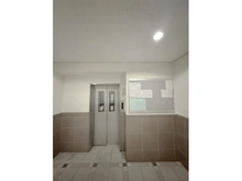 【東京都/調布市小島町】ランドコート調布南 エレベーターと掲示板