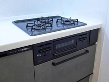 【東京都/世田谷区松原】梅丘アイワマンション キッチン：三口コンロ