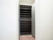 【東京都/世田谷区松原】梅丘アイワマンション 収納：シューズボックス