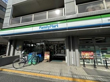 【東京都/世田谷区桜丘】グランスイート世田谷桜丘 ファミリーマート世田谷千歳通り店（現地より約380m）：