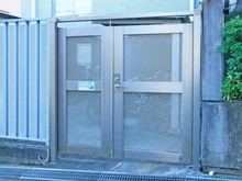 【東京都/渋谷区幡ヶ谷】グランドメゾン幡ヶ谷 駐輪場：駐輪場入口