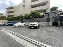 【東京都/世田谷区経堂】経堂パーク・マンション 駐車場