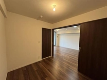 【東京都/世田谷区代田】マストレジデンス世田谷代田 洋室：奥：LDK