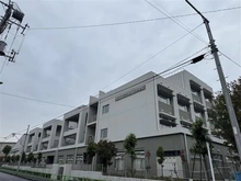 【東京都/世田谷区代田】マストレジデンス世田谷代田 世田谷区立世田谷中学校（現地より約350m）