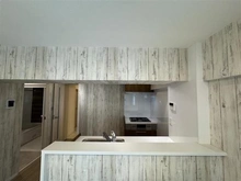 【東京都/世田谷区経堂】千歳船橋ハイム キッチン：リビングダイニングから見たキッチン部分となります。