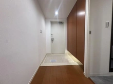 【東京都/世田谷区桜丘】パークホームズ世田谷桜丘ヒルトップレジデンス 玄関：収納があります