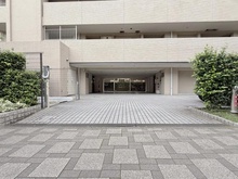 【東京都/世田谷区松原】コスモ下高井戸ステーションアベニュー 敷地内