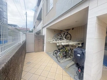 【東京都/世田谷区宮坂】ドルチェ経堂 駐輪場