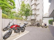 【東京都/千代田区神田猿楽町】ガーラ・ヴィスタ水道橋 駐輪場・バイク置き場