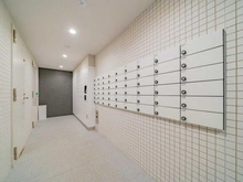 【東京都/世田谷区若林】クレヴィア三軒茶屋 メールボックス・宅配ボックス