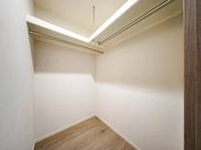 【東京都/品川区西五反田】プラウドタワー目黒MARC 収納：ウォークインクローゼット