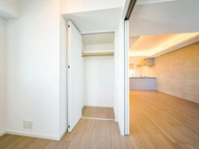 【東京都/品川区西五反田】リビオ目黒リバーサウス 洋室：収納