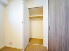 【東京都/品川区西五反田】リビオ目黒リバーサウス サービスルーム（納戸）：収納