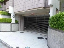 【東京都/目黒区中目黒】グランフォルム祐天寺 駐車場入り口