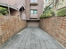 【東京都/品川区東五反田】島津山岩波ハイツ 駐車場