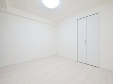 【埼玉県/蕨市塚越】コスモプレイス蕨 洋室：洋室5.3帖