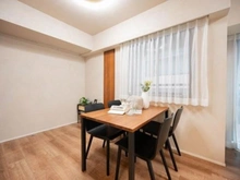 【東京都/中央区明石町】ブランズ明石町 リビング・ダイニング：掲載中の家具・調度品等は販売価格に含まれておりません