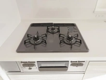 【東京都/中央区湊】ライオンズマンション新富町 キッチン：三口コンロ