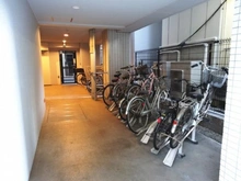 【東京都/中央区日本橋本町】プレシス日本橋三越前mimuro 駐輪場