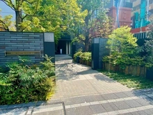 【東京都/中央区日本橋本町】パークホームズ日本橋時の鐘通り アプローチ