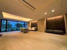 【東京都/中央区築地】イニシア築地レジデンス エントランス：ラウンジスペース