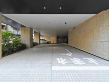 【東京都/中央区築地】アトラス築地 敷地内：車寄せ