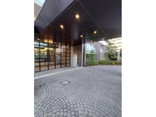 【東京都/狛江市岩戸北】プレイスコート喜多見 敷地内