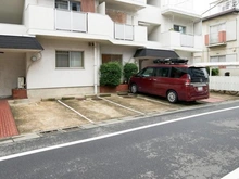 【東京都/世田谷区砧】シャロン・ド・成城 駐車場：有償