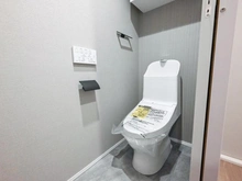 【東京都/中野区本町】オリエンタル新中野 トイレ：温水洗浄機能付きトイレ新規交換済み