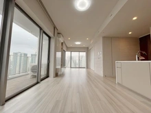 【東京都/中央区晴海】HARUMI FLAG SUN VILLAGE T棟 リビング・ダイニング：西・北向きの角住戸