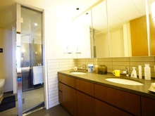 【東京都/港区愛宕】虎ノ門ヒルズレジデンシャルタワー 洗面室：※家具調度品は含まれません。