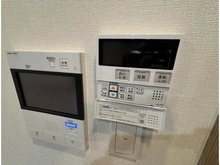 【東京都/板橋区泉町】メインステージ本蓮沼 操作パネル：TVモニター付きインターホン
給湯パネル