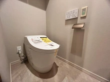 【東京都/千代田区神田神保町】東京パークタワー トイレ：トイレ新規交換